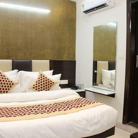Hotel Snow White Inn New Delhi Exterior photo