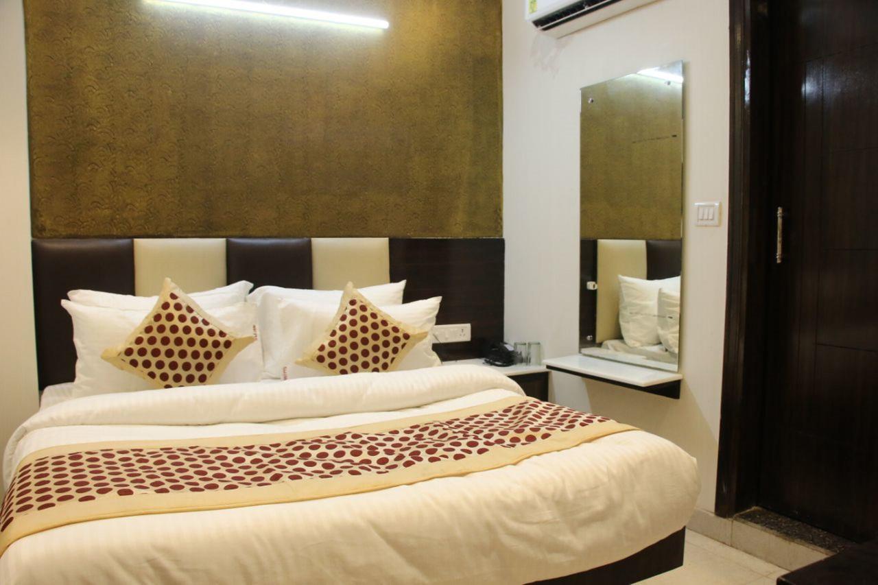 Hotel Snow White Inn New Delhi Exterior photo