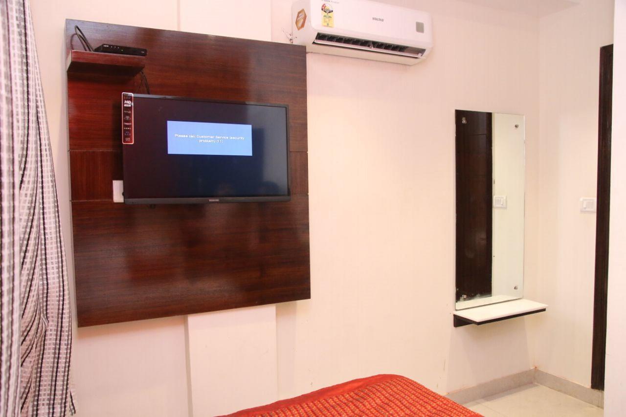 Hotel Snow White Inn New Delhi Exterior photo